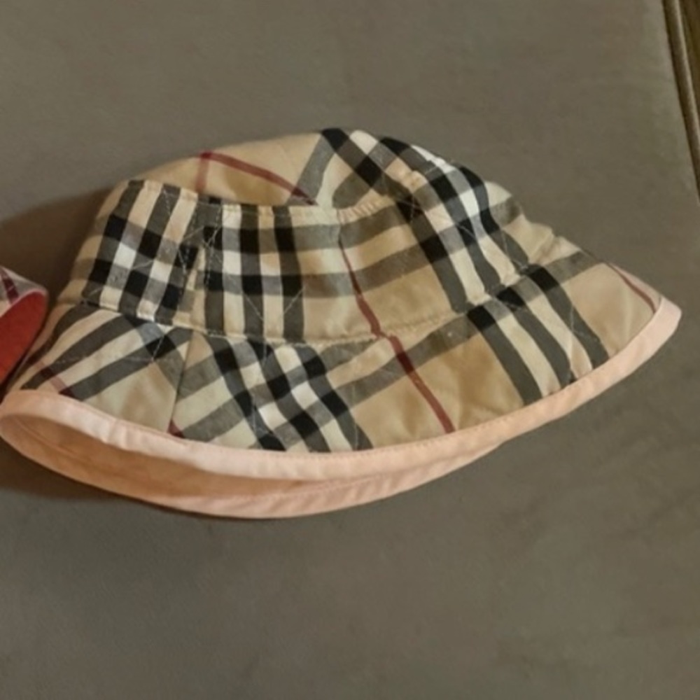 AUTHENTIC BURBERRY  toddler hat
